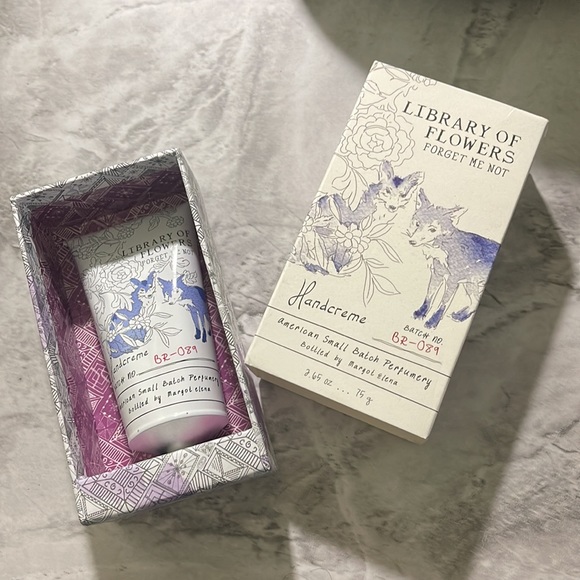 NWT Library of Flowers Handcreme - Picture 3 of 3